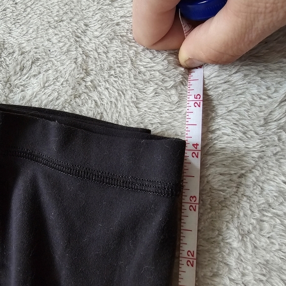 Lululemon Wunder Under Crop - Picture 4 of 6